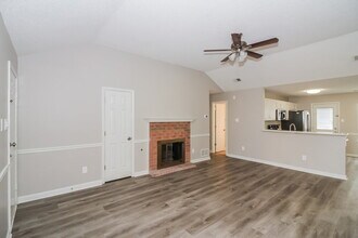 6957 Raleigh Lagrange Rd in Cordova, TN - Building Photo - Building Photo