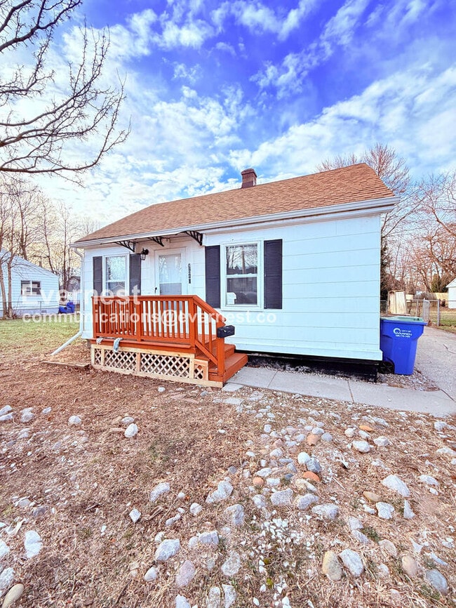 8640 Chalmers Ave in Warren, MI - Foto de edificio - Building Photo