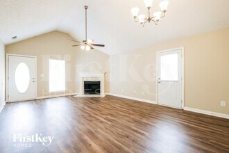 5715 Hidden Brook Cir in Atlanta, GA - Foto de edificio - Building Photo