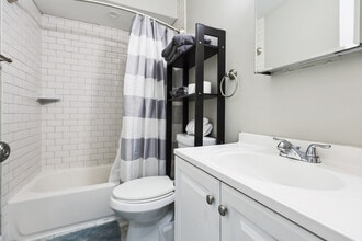 1332 Levis St NE, Unit Unit 3 in Washington, DC - Building Photo - Building Photo