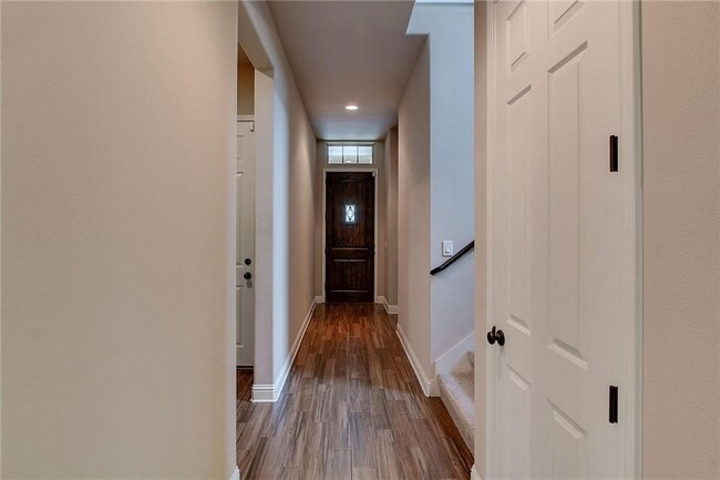 7201 Puzzle Path in Austin, TX - Foto de edificio - Building Photo