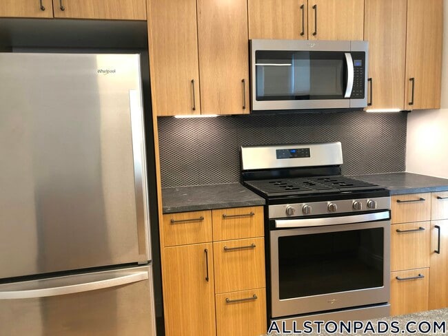 83 Gardner St, Unit 110