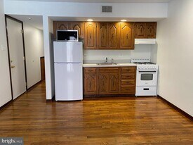 1824 South St in Philadelphia, PA - Building Photo