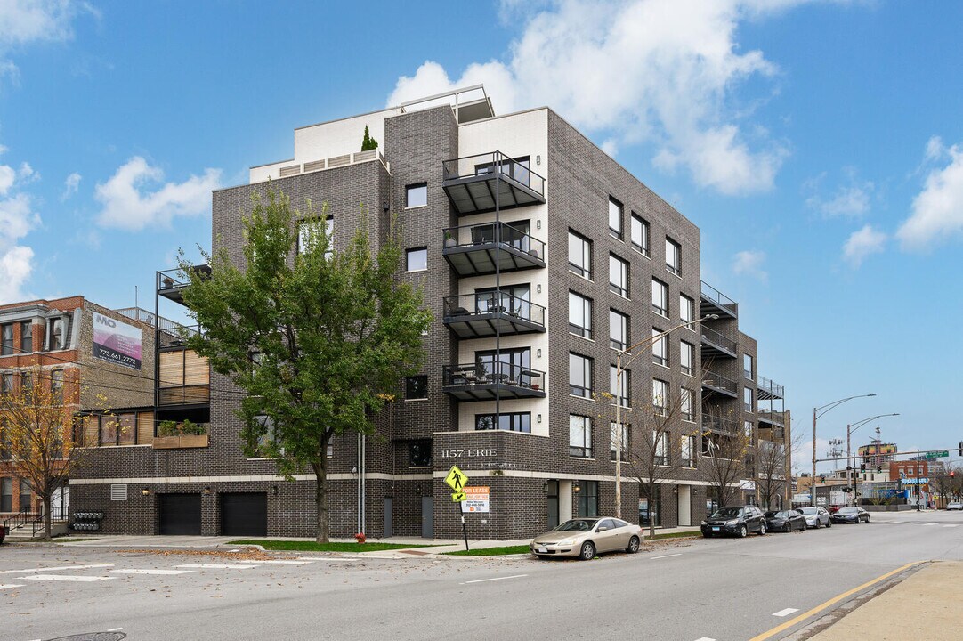 1157 W Erie St in Chicago, IL - Building Photo