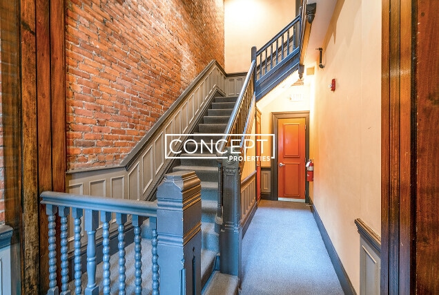 270 Newbury St in Boston, MA - Foto de edificio - Building Photo