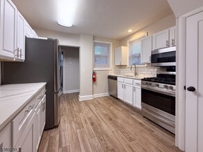 36 Cortlandt Pl in Tenafly, NJ - Building Photo - Building Photo