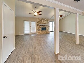 4909 Tiffany Ln in Schertz, TX - Foto de edificio - Building Photo