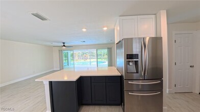 1315 SE 45th St in Cape Coral, FL - Foto de edificio - Building Photo