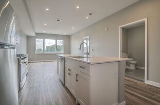 475 Communipaw Ave in Jersey City, NJ - Building Photo