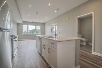 475 Communipaw Ave in Jersey City, NJ - Building Photo - Building Photo