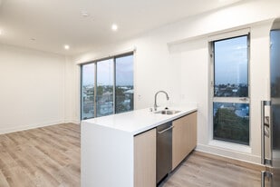 The Hummingbird LA - Brand New in Los Angeles, CA - Building Photo