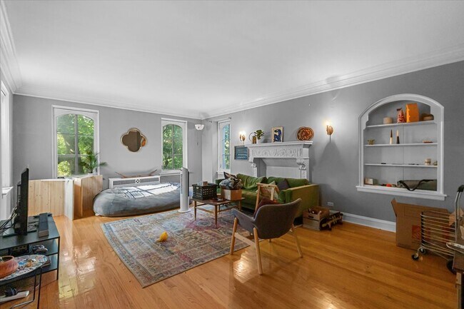 2712 W Logan Blvd in Chicago, IL - Building Photo - Building Photo