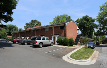 Elizabeth Apartments in Raleigh, NC - Building Photo - Building Photo