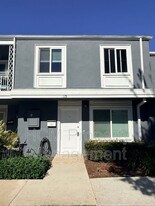 113 Morristown Ln in Costa Mesa, CA - Building Photo