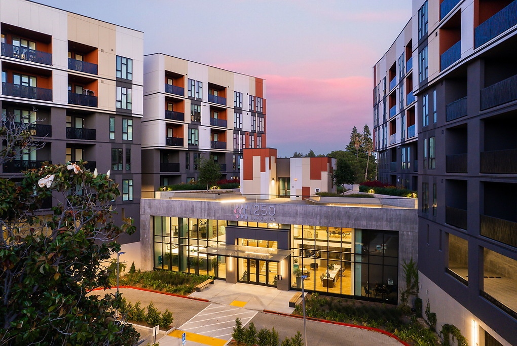 1250 Lakeside in Sunnyvale, CA - Foto de edificio