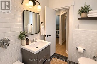 1542 King St W in Toronto, ON - Building Photo - Building Photo