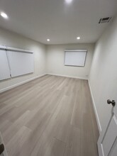 2108 N Glenoaks Blvd in Burbank, CA - Building Photo - Building Photo