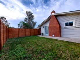 201 W Vivian Dr in Hastings, FL - Building Photo