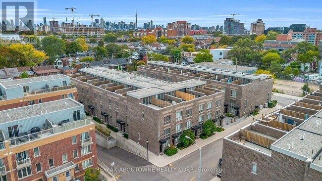 3 Elsie Ln in Toronto, ON - Building Photo - Building Photo