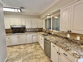 1926 Laurelwood Dr in Denton, TX - Building Photo - Building Photo