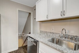 2238 Farrington Ave in Alexandria, VA - Building Photo - Building Photo