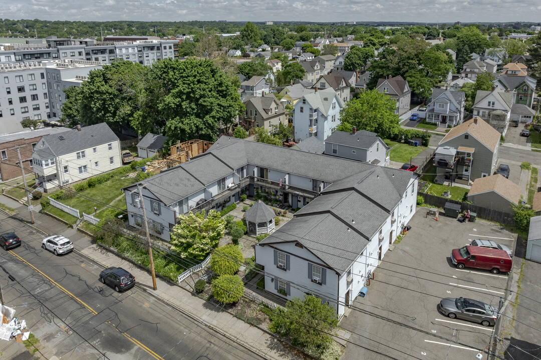 800 Brewster ST in Bridgeport, CT - Building Photo