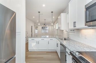 Room in Townhome on Gossamer Ln in Raleigh, NC - Building Photo - Building Photo