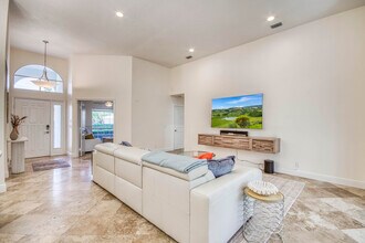 158 Eagleton Ct in Palm Beach Gardens, FL - Building Photo - Building Photo