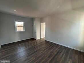 566 E High St-Unit -4 in Pottstown, PA - Building Photo - Building Photo