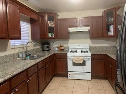 property at 1135 W 39th Pl