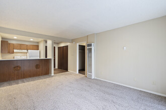 Plumas Garden Apartments in Reno, NV - Building Photo - Interior Photo