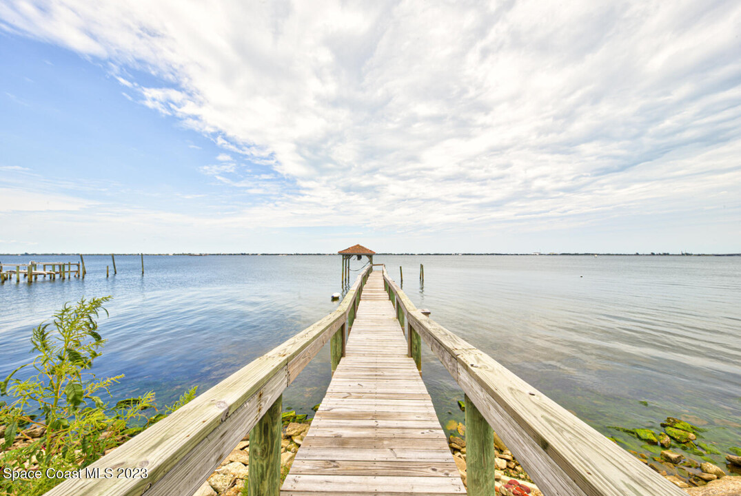 2081 Pineapple Ave in Melbourne, FL - Building Photo