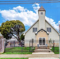 5102 Center St in Houston, TX - Building Photo