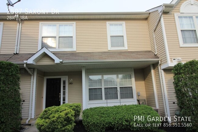 2507 Saxony Dr in Mount Laurel, NJ - Foto de edificio - Building Photo