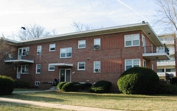 3801-3807 Clarks Ln in Baltimore, MD - Foto de edificio - Building Photo