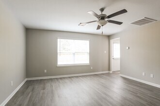 27084 Leonardo Dr in Magnolia, TX - Building Photo - Building Photo