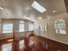 1760 SW 87th Ave in Portland, OR - Building Photo - Building Photo