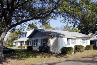 Fairfield Village in Pensacola, FL - Foto de edificio - Building Photo