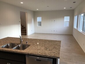 35546 Asturian Wy in Fallbrook, CA - Building Photo - Building Photo