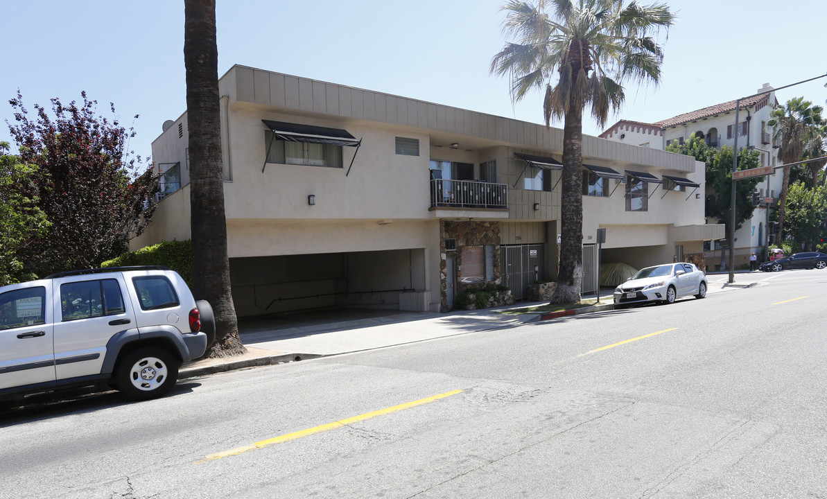 206 N Louise St in Glendale, CA - Foto de edificio