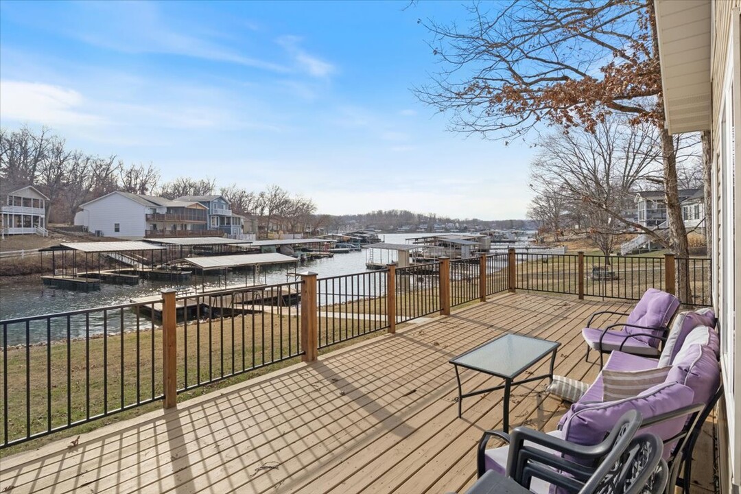 73 Truetken Point in Lake Ozark, MO - Building Photo