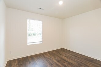 5720 Timber Leaf Lp in Bessemer, AL - Building Photo - Building Photo