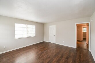 4626 Castleton Dr in Jacksonville, FL - Building Photo - Building Photo