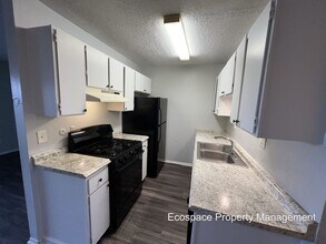 10742 E Exposition Ave in Aurora, CO - Building Photo - Building Photo