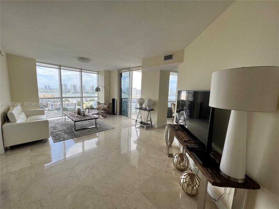 18201 Collins Ave in Sunny Isles Beach, FL - Building Photo