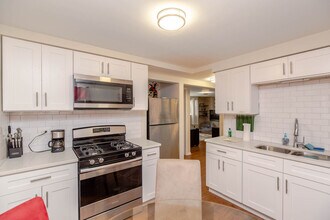4932 N Harlem Ave-Unit -4932-BE in Harwood Heights, IL - Building Photo - Building Photo