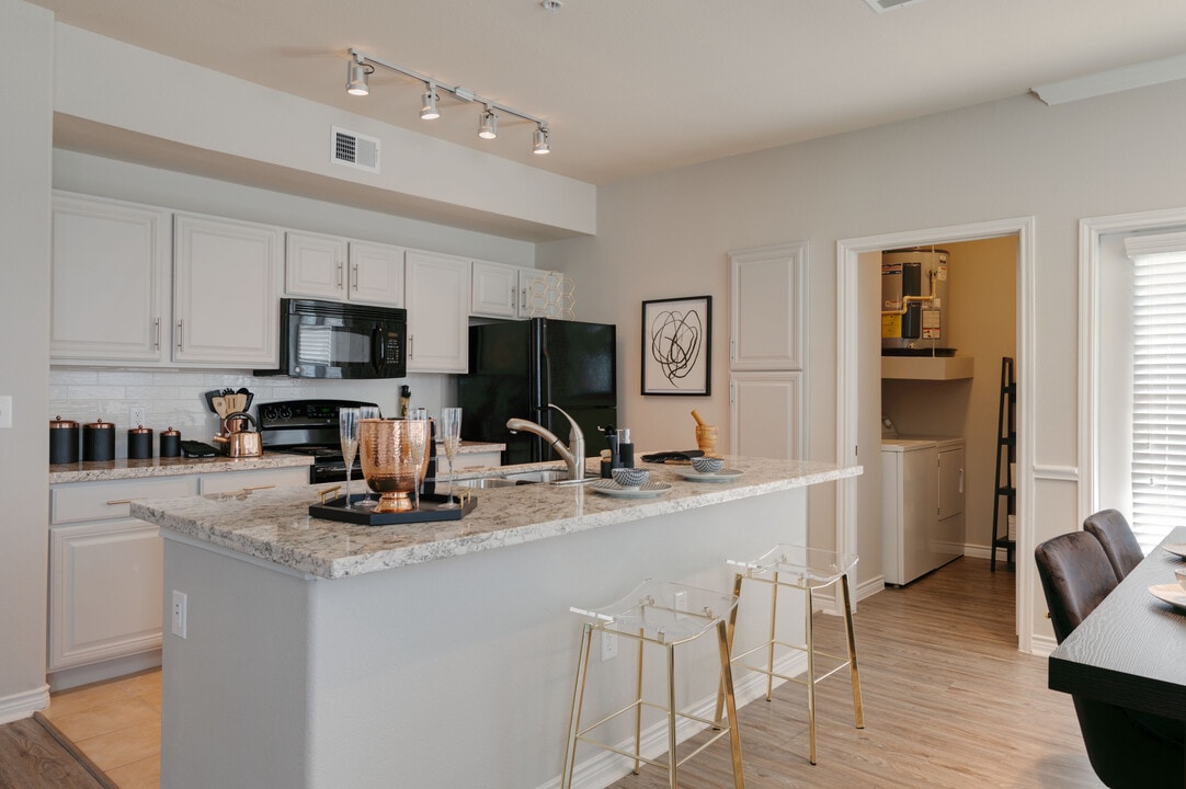 Kensington Crossings in Houston, TX - Foto de edificio