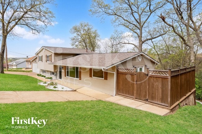 1646 Stardust Dr in Arnold, MO - Building Photo - Building Photo