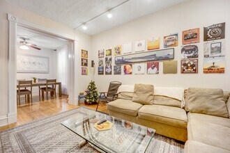 2735 N Magnolia Ave in Chicago, IL - Building Photo - Building Photo