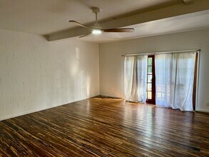 1467 Kiukee Pl in Kailua, HI - Foto de edificio - Building Photo